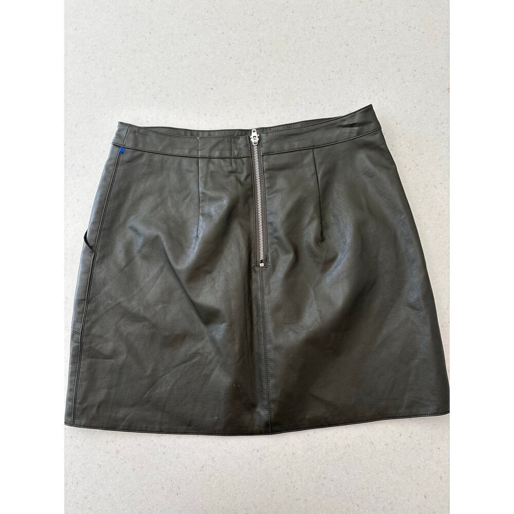 Harper Heritage Faux Leather Mini Skirt XS Olive Green A-Line Zip Back Pockets - Picture 8 of 13